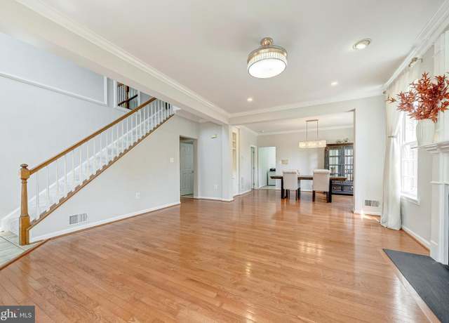 Property at 13765 Fleet St, Woodbridge, VA 22191, 4 beds, 3.5 baths