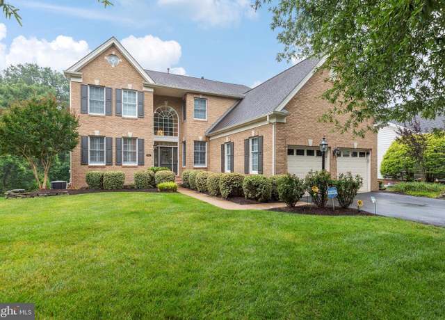 Property at 15292 Golf View Dr, Haymarket, VA 20169, 4 beds, 4.5 baths