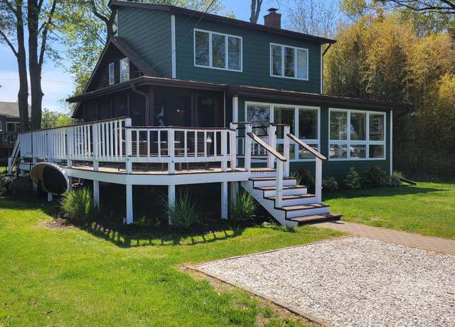 Property at 3734 1st Ave, Edgewater, MD 21037, 3 beds, 2.5 baths