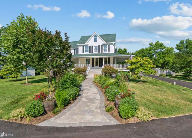 Property at 753 Masons Beach Rd, Deale, MD 20751, 5 beds, 4.5 baths