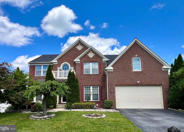 Property at 13501 Oaklands Manor Dr, Laurel, MD 20708, 4 beds, 4.5 baths
