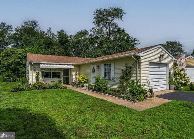 Property at 33 Narberth Pl, Southampton, NJ 08088, 2 beds, 1 bath