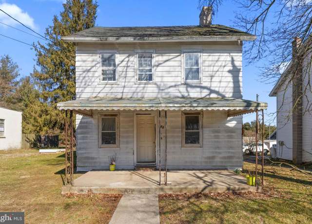 Property at 203 Cochran St, Cochranville, PA 19330, 3 beds, 1 bath