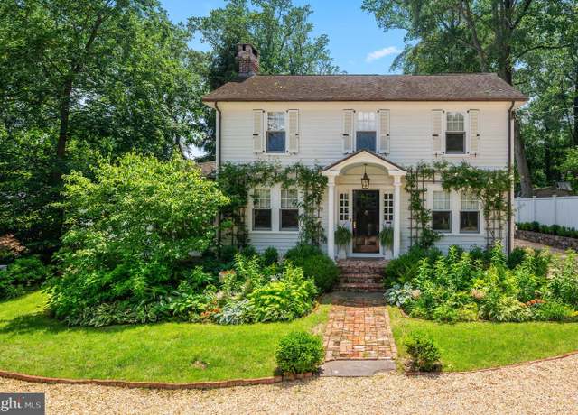 Property at 414 Radnor Rd, Wayne, PA 19087, 4 beds, 2.5 baths