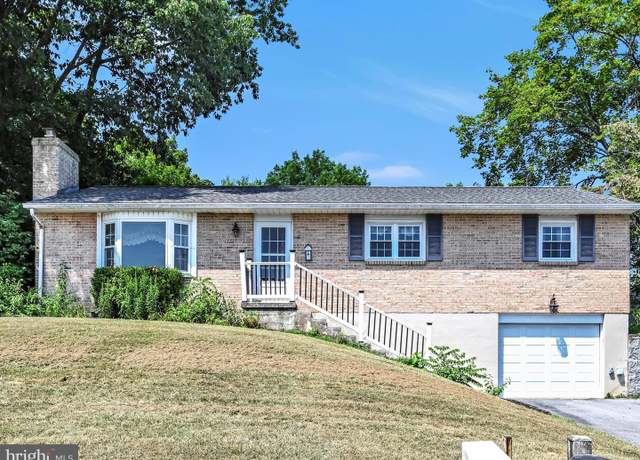 Property at 5 Pear St, Annville, PA 17003, 3 beds, 2 baths