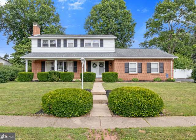 Property at 1965 Niagara Ln, York, PA 17408, 4 beds, 2.5 baths