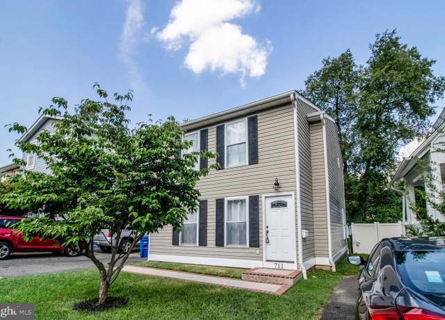 Property at 711 N Wakefield St, Arlington, VA 22203, 4 beds, 3 baths