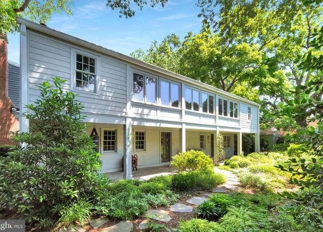Property at 323 N Patrick St, Alexandria, VA 22314, 3 beds, 2.5 baths