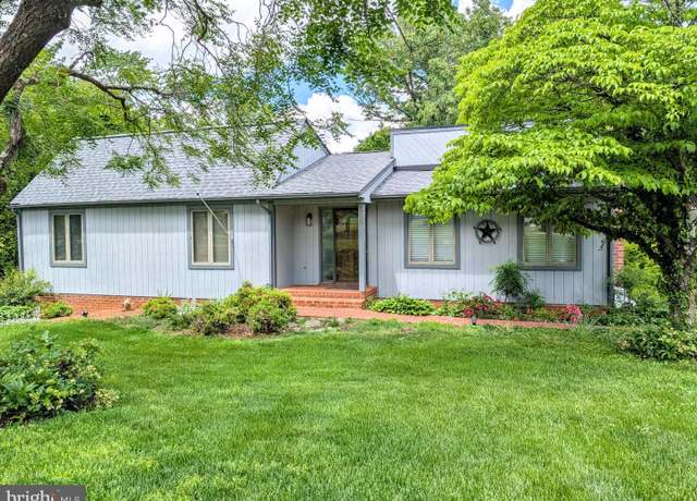 Property at 115 Lafayette Pl, Forest, VA 24551, 3 beds, 2.5 baths