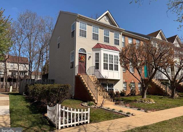 Property at 14812 Edman Cir, Centreville, VA 20121, 4 beds, 3 baths