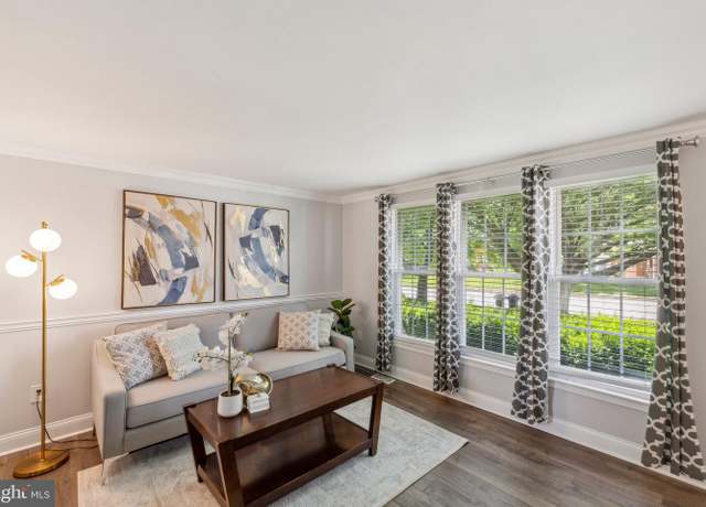 Property at 13039 Monterey Estates Dr, Herndon, VA 20171, 4 beds, 2.5 baths