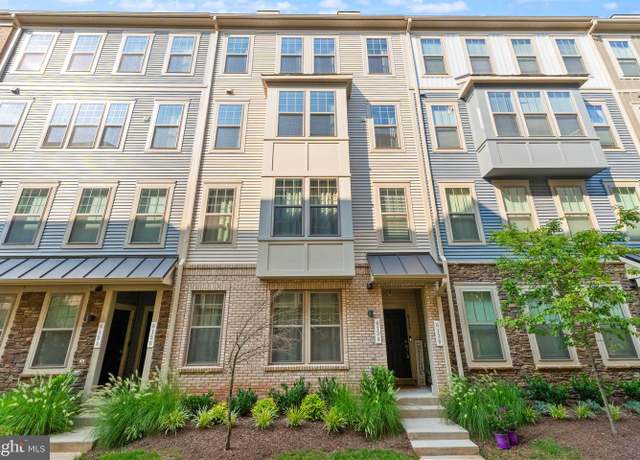 Property at 613-B Percy Pl, Manassas Park, VA 20111, 3 beds, 2.5 baths