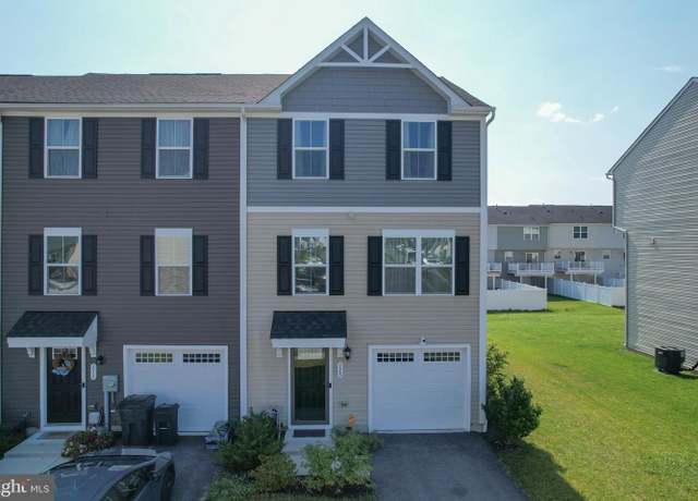 Property at 115 Rhea Dr, Martinsburg, WV 25403, 3 beds, 2.5 baths