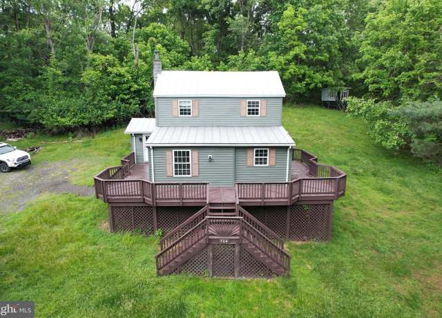 Property at 704 E F St, Brunswick, MD 21716, 3 beds, 1 bath