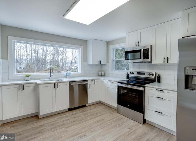 Property at 2502 Rancocas Rd, Burlington, NJ 08016, 3 beds, 2 baths