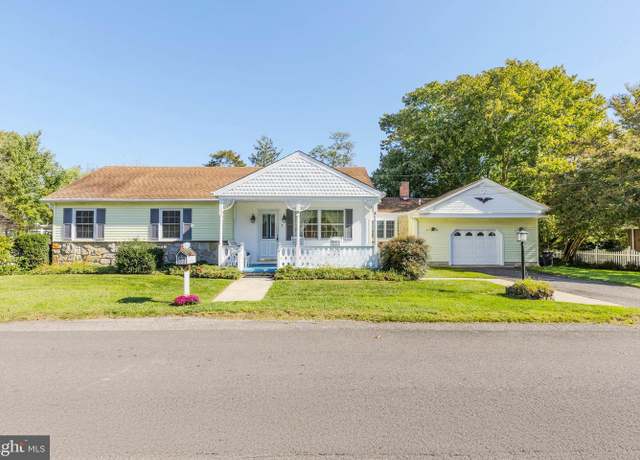 Property at 35 Maple Ave, Villas, NJ 08251, 3 beds, 2.5 baths