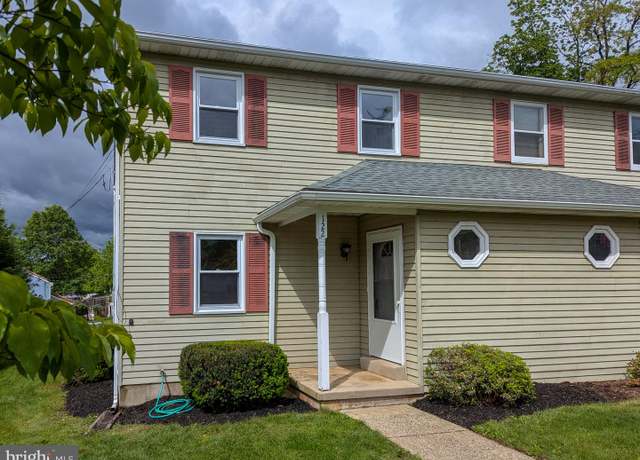 Property at 122 Ridge Ave, Perkasie, PA 18944, 3 beds, 1.5 baths
