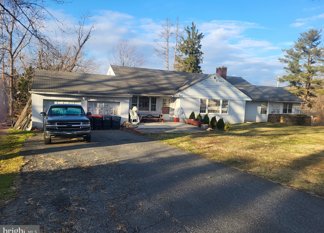 Property at 1003 Newark Rd, Toughkenamon, PA 19374, 3 beds, 2 baths