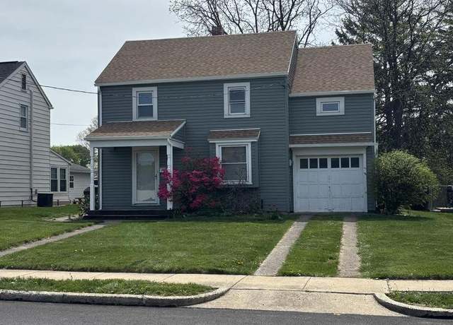 Property at 1018 S Fourth St, Chambersburg, PA 17201, 3 beds, 1 bath