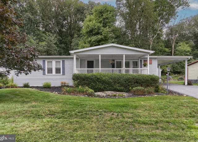 Property at 24 Maple Ave, Manheim, PA 17545, 2 beds, 2.5 baths
