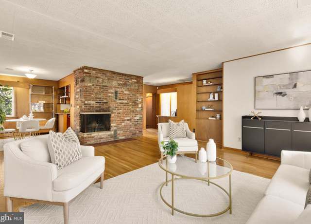 Property at 1034 22nd St S, Arlington, VA 22202, 3 beds, 2 baths