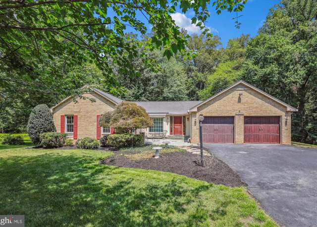 Property at 12334 Folkstone Dr, Herndon, VA 20171, 5 beds, 4.5 baths