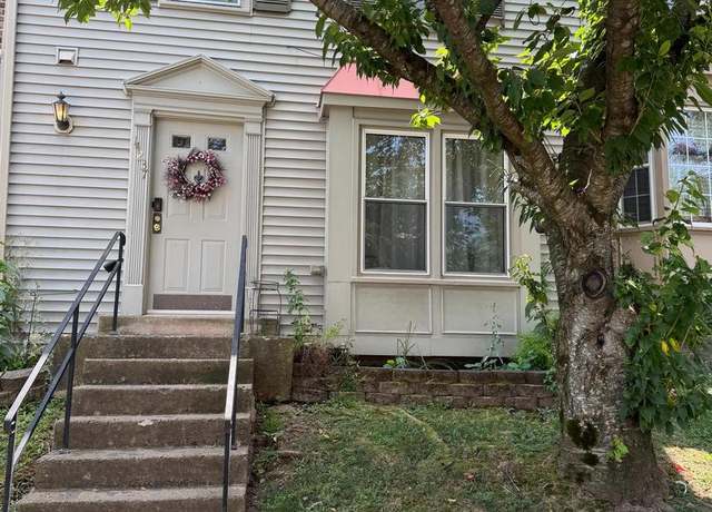 Property at 14237 Heritage Crossing Ln, Centreville, VA 20120, 3 beds, 3.5 baths