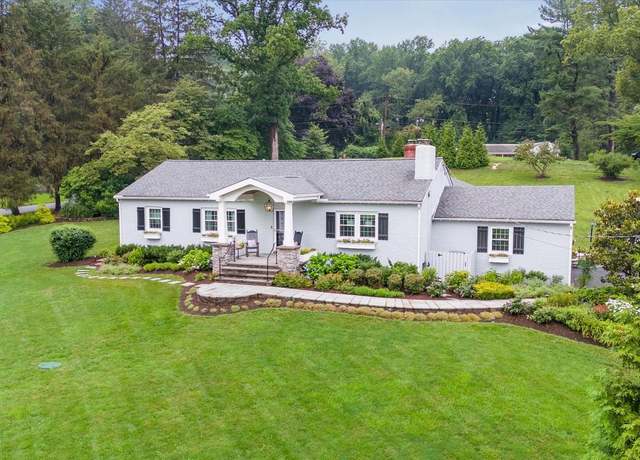 Property at 841 Yorklyn Rd, Hockessin, DE 19707, 3 beds, 3.5 baths
