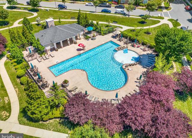 Property at 2806 Shearwater Ln, Frederick, MD 21701, 4 beds, 3.5 baths