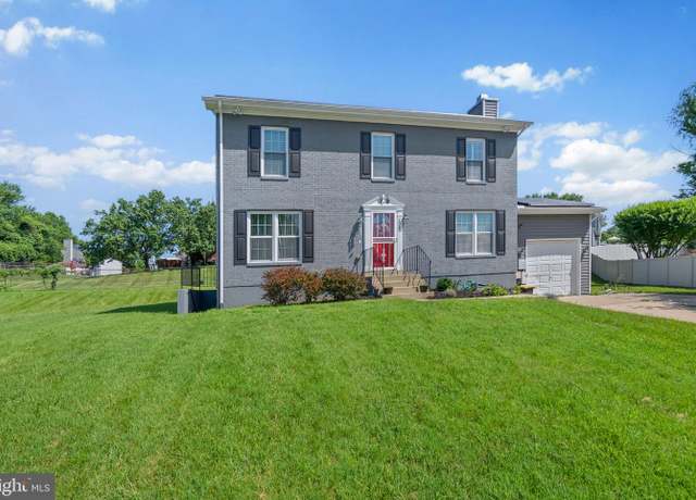 Property at 206 Royal Oak Cir, Landover, MD 20785, 4 beds, 3.5 baths