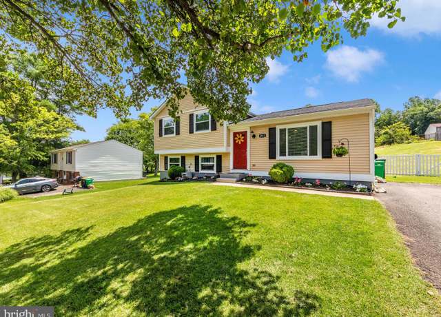 Property at 6911 Killarney St, Clinton, MD 20735, 3 beds, 2.5 baths