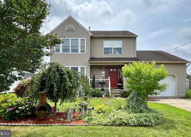Property at 36 E 3rd St, Florence, NJ 08518, 3 beds, 2.5 baths
