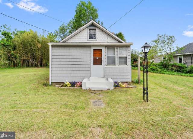 Property at 32 E Pacific Ave, Villas, NJ 08251, 2 beds, 1 bath