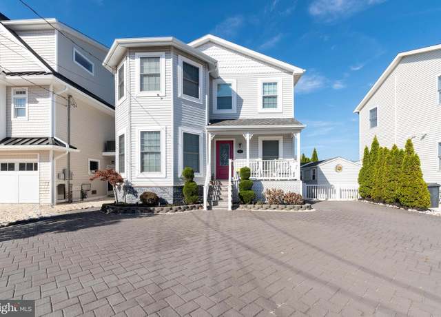 Property at 24 Dorothy Dr, Manahawkin, NJ 08050, 3 beds, 2.5 baths
