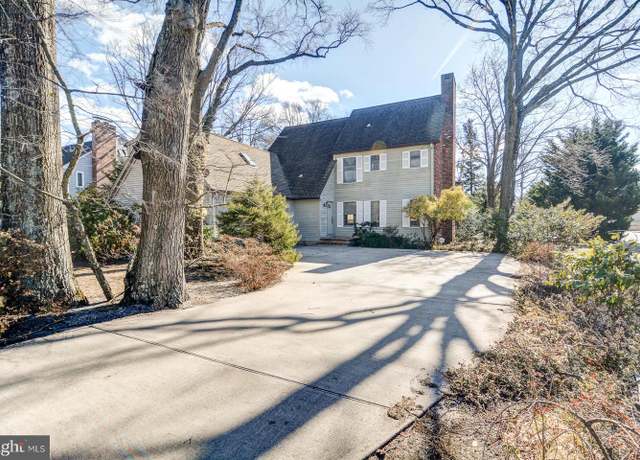 Property at 22 Cedar Dr, Bay Head, NJ 08742, 4 beds, 3.5 baths