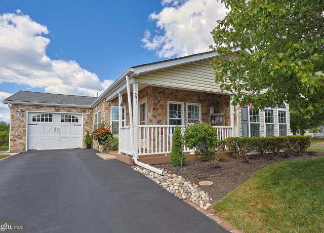 Property at 371 Countryside Cir, New Hope, PA 18938, 2 beds, 2 baths