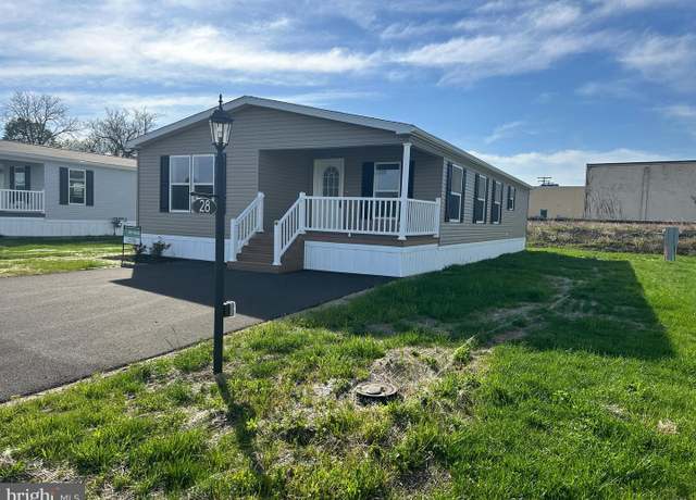 Property at 28 Evergreen Aly, Palmyra, PA 17078, 2 beds, 2 baths