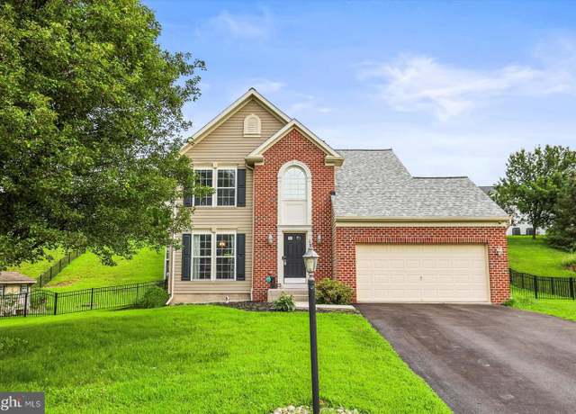 Property at 23 Louvain Dr, Hanover, PA 17331, 3 beds, 2.5 baths