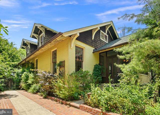 Property at 14 W Rosemont Ave, Alexandria, VA 22301, 3 beds, 2 baths