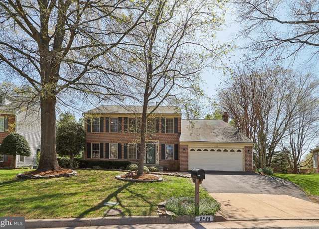 Property at 8519 Century Oak Ct, Fairfax Station, VA 22039, 4 beds, 3.5 baths