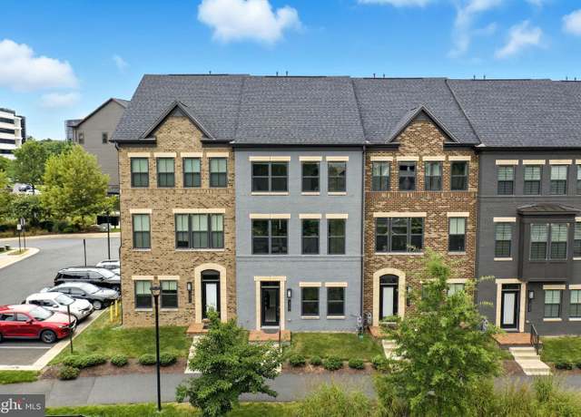 Property at 13222 Lake Waterview Way, Herndon, VA 20171, 3 beds, 4 baths