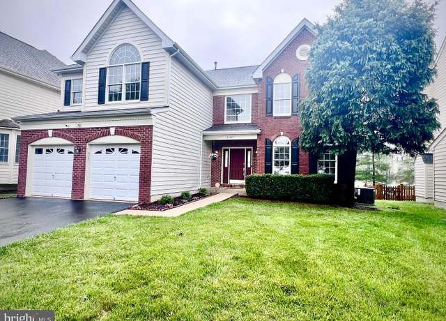 Property at 25487 Dabner Dr, Chantilly, VA 20152, 4 beds, 3.5 baths