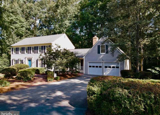 Property at 12498 Cavalier Dr, Woodbridge, VA 22192, 5 beds, 3 baths
