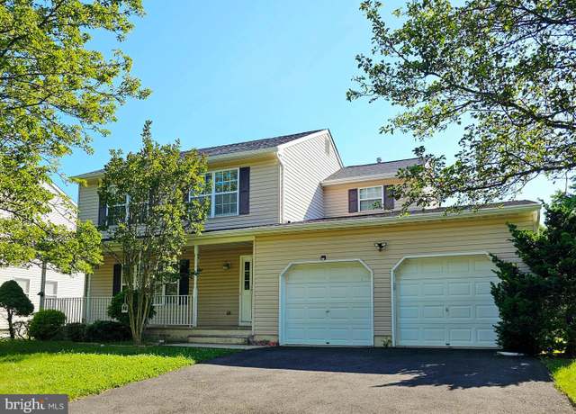 Property at 10 Blossom Dr, Ewing, NJ 08638, 4 beds, 2.5 baths