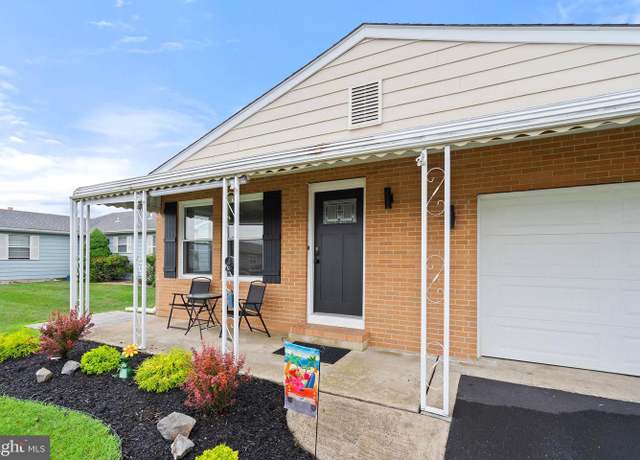 Property at 9 Zapata Ct, Toms River, NJ 08757, 2 beds, 2 baths