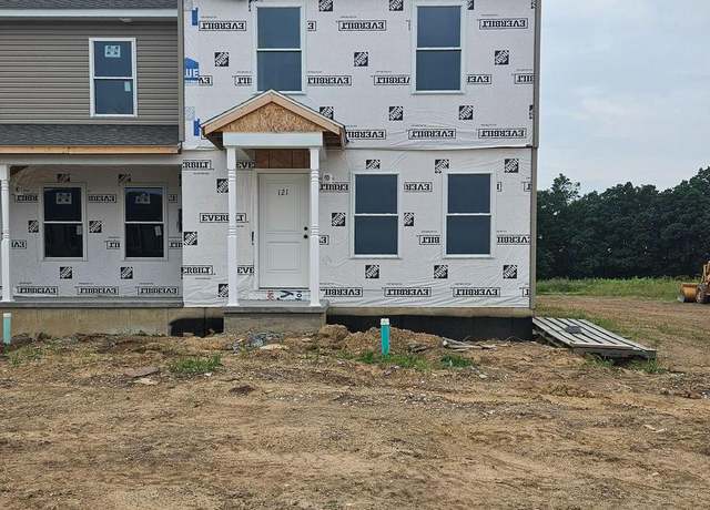 Property at 121 Homestead Dr, Gettysburg, PA 17325, 2 beds, 1.5 baths