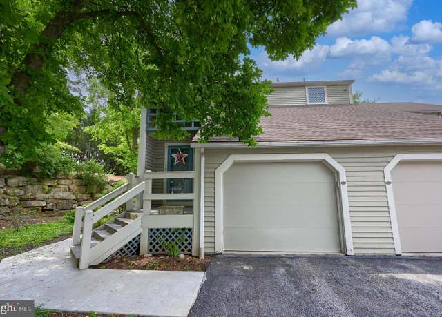 Property at 2005 Meadow Gln, Reading, PA 19610, 2 beds, 2 baths