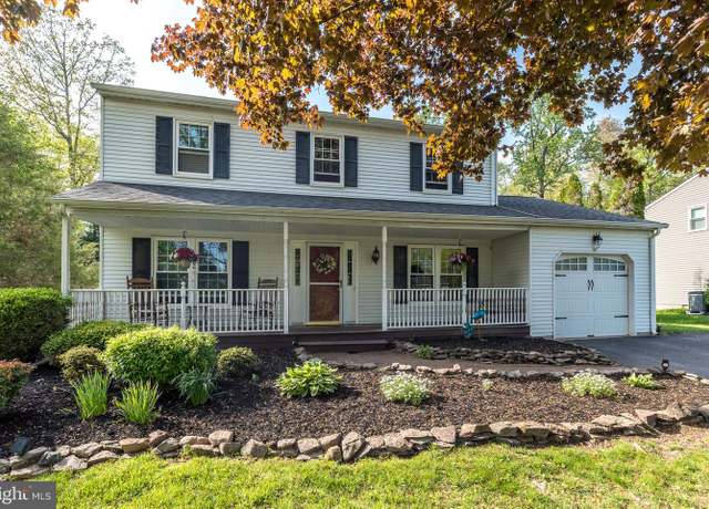 Property at 22 Boulder Dr, Sellersville, PA 18960, 4 beds, 2.5 baths