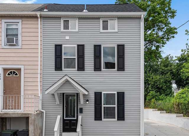 Property at 231 Saint Marys St, Phoenixville, PA 19460, 3 beds, 1.5 baths