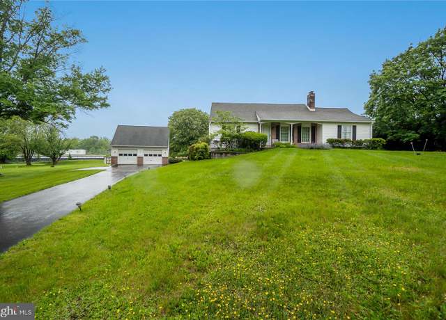 Property at 50 Pin Oak Dr, Telford, PA 18969, 4 beds, 2 baths